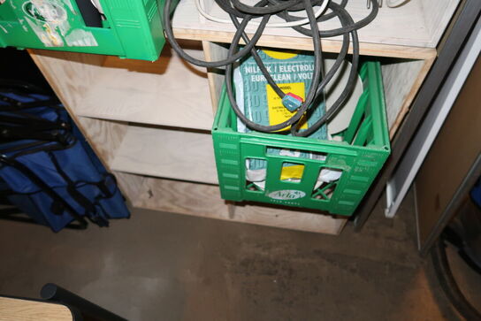 2 stk. reoler med forlængerledninger, trækvogn m.m.