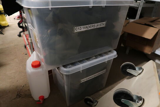 Opbevaringsvogn med div. Redningsveste, røgmaskiner FIRE FOG m.m.