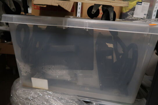 Palle med pavillonsider, varmeovn, arbejdslamper, møbelhund m.m.