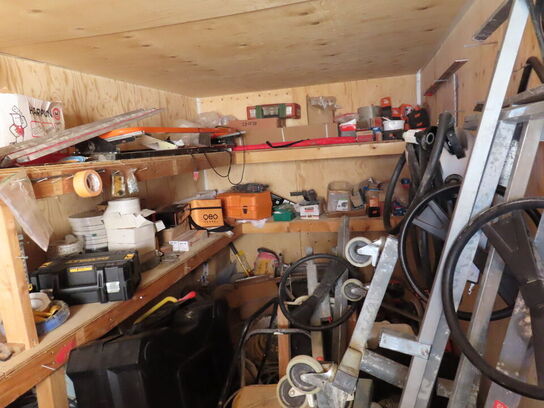 20" skibscontainer med indhold