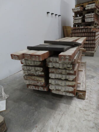 Div. assoteret overliggere og rest mursten