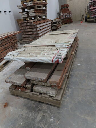 Div. assoteret overliggere og rest mursten