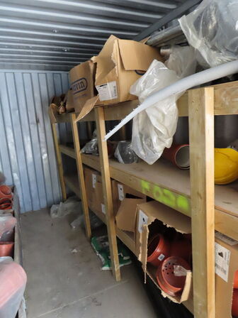 20" skibscontainer med indhold