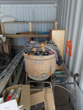 20" skibscontainer med indhold