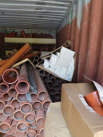 20" skibscontainer med indhold