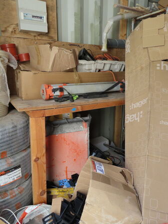 20" skibscontainer med indhold