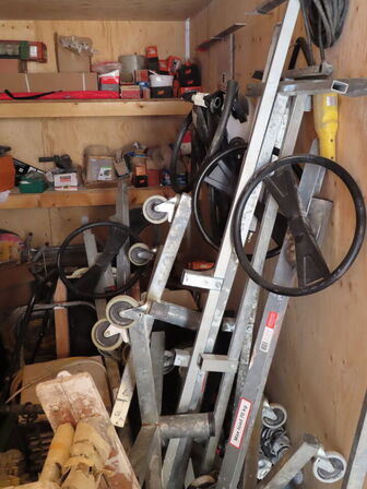 20" skibscontainer med indhold