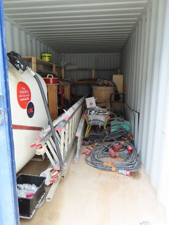 20" skibscontainer med indhold