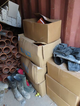 20" skibscontainer med indhold