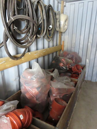 20" skibscontainer med indhold