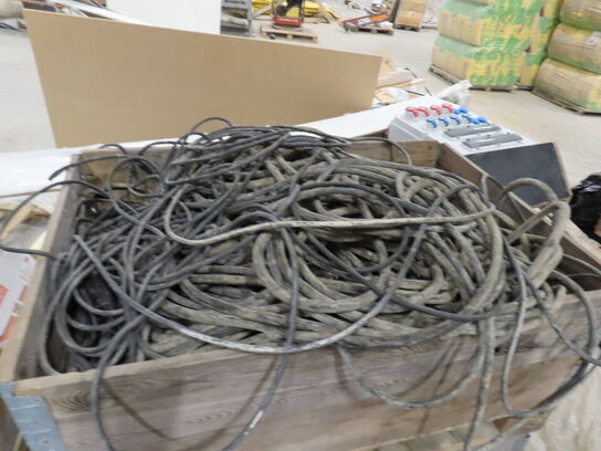 Div. materialer, eltavler og ledninger