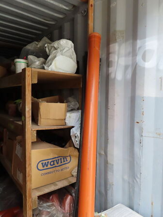 20" skibscontainer med indhold