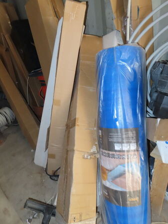 20" skibscontainer med indhold