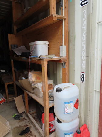 20" skibscontainer med indhold