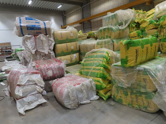 KÆMPE LOT ISOLERING, mindst 800 pakker blandet isolering