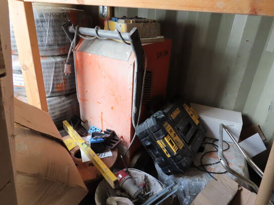 20" skibscontainer med indhold