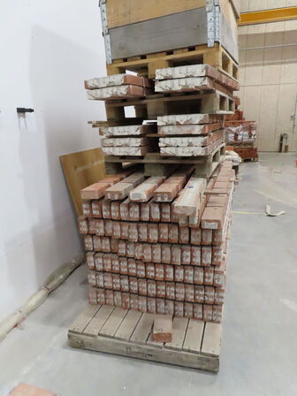 Div. assoteret overliggere og rest mursten