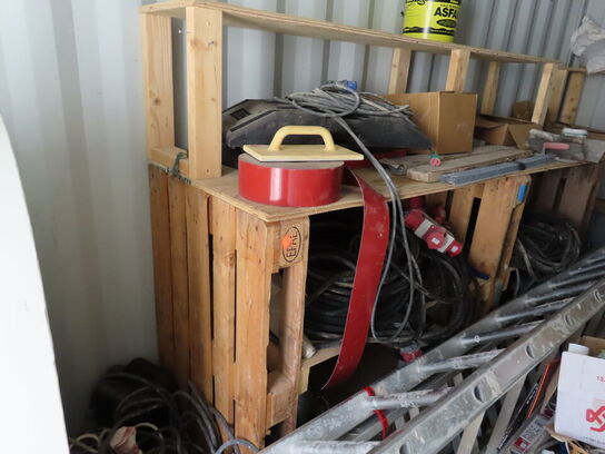 20" skibscontainer med indhold