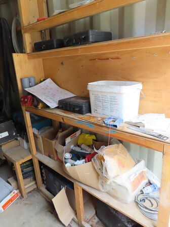 20" skibscontainer med indhold