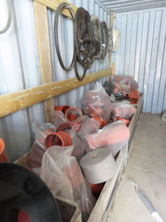 20" skibscontainer med indhold