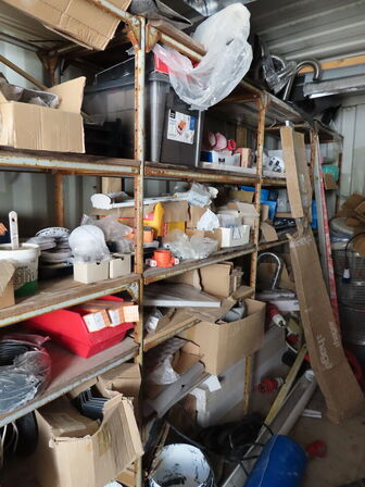 20" skibscontainer med indhold