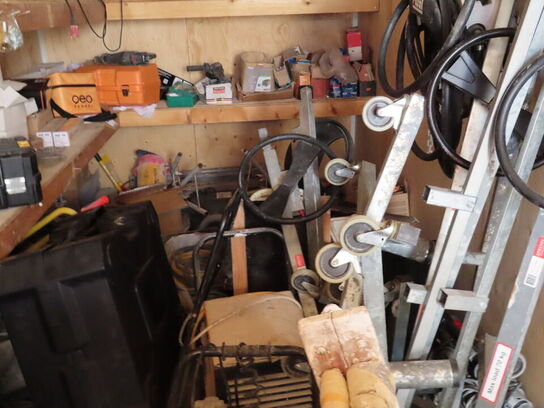 20" skibscontainer med indhold