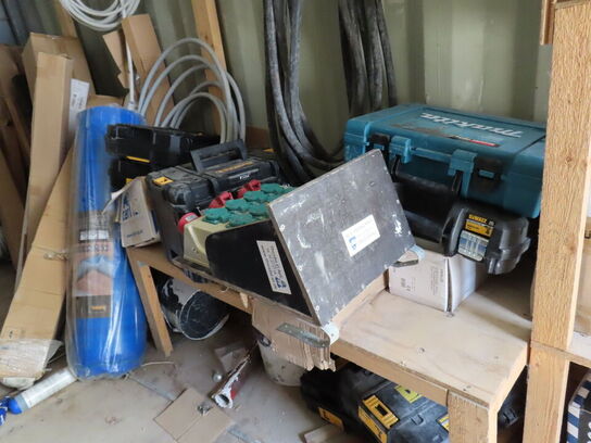 20" skibscontainer med indhold