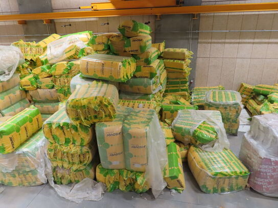 KÆMPE LOT ISOLERING, mindst 800 pakker blandet isolering