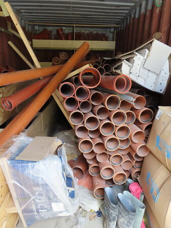 20" skibscontainer med indhold