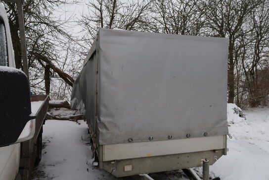 Trailer EDUARD 4018-2000 med stativ og pressenning samt div. Varelager
