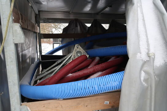 Trailer EDUARD 4018-2000 med stativ og pressenning samt div. Varelager