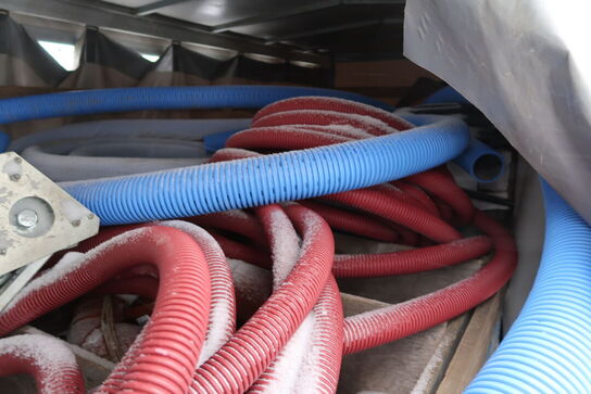 Trailer EDUARD 4018-2000 med stativ og pressenning samt div. Varelager