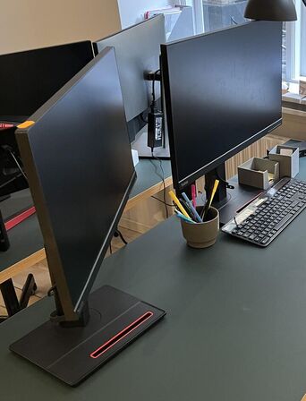 2 Computerkærme, LENOVO + Keyboard