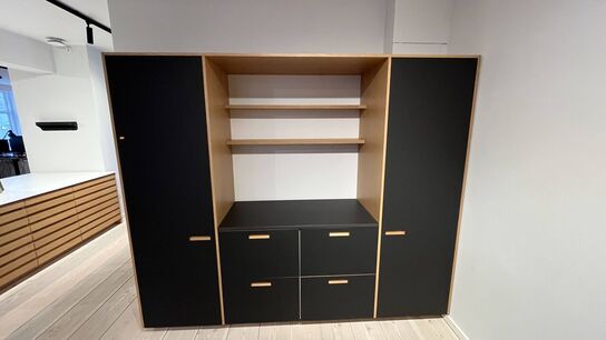 Form Plus+ ApS* Køkkener, kontorinventar mv.