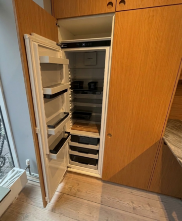 Køkken FORM PLUS+  inkl. Højt Køleskab