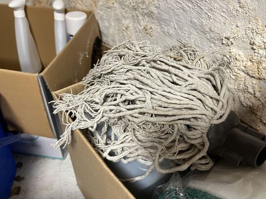 Blandet Lot Maling, Rengøringsartikler