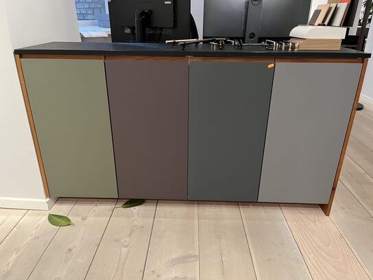 Skab: Fritstående Modul med farvefronter