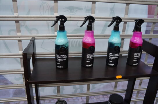 Udstillingsreol inkl. Indhold