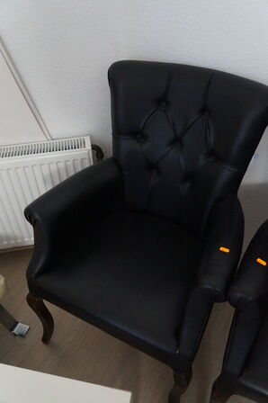 2 stk. lænestole KOZMAR