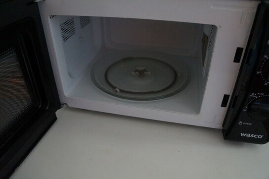 Køleskab, mikroovn, toaster, m.v.