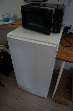 Køleskab, mikroovn, toaster, m.v.