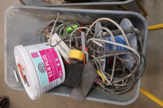 2 stk. trillebør med indhold