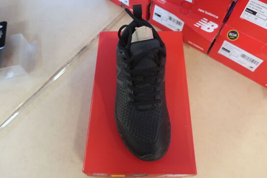 15 par arbejdssko NEW BALANCE assorteret