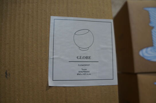 Blomstervase GLOBE AYTM