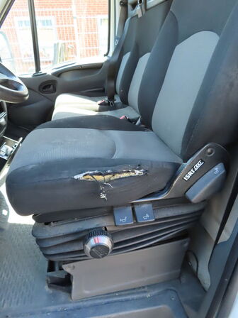 Varebil IVECO Daily 35S13V