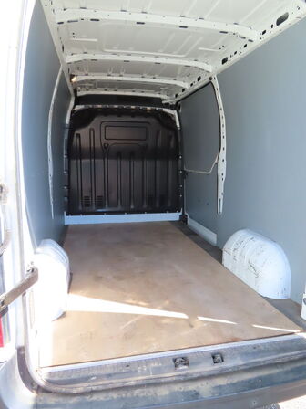 Varebil RENAULT Master 2.3 DCI 170 T35 L2H2