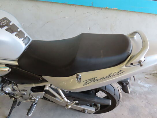 Motorcykel SUZUKI GSF 600 Bandit