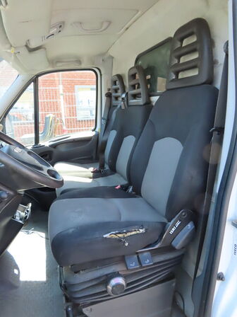 Varebil IVECO Daily 35S13V