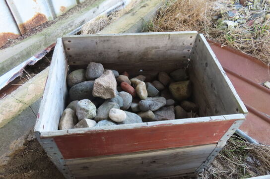 2 paller med brosten