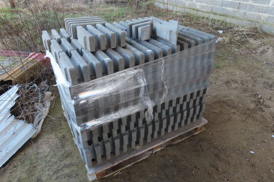 Palle med betonhegnspæle